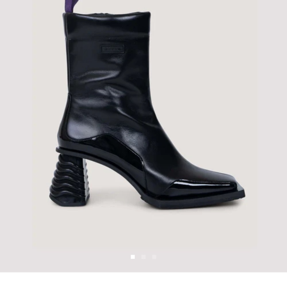 Estys Black 75 Square Toe Leather Ankle Boot size 36 / US 6